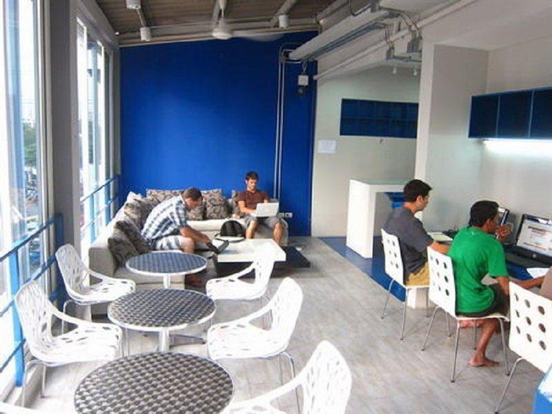 Jellybean Ezy Hostel Sathorn バンコク都 エクステリア 写真