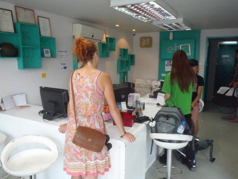 Jellybean Ezy Hostel Sathorn バンコク都 エクステリア 写真