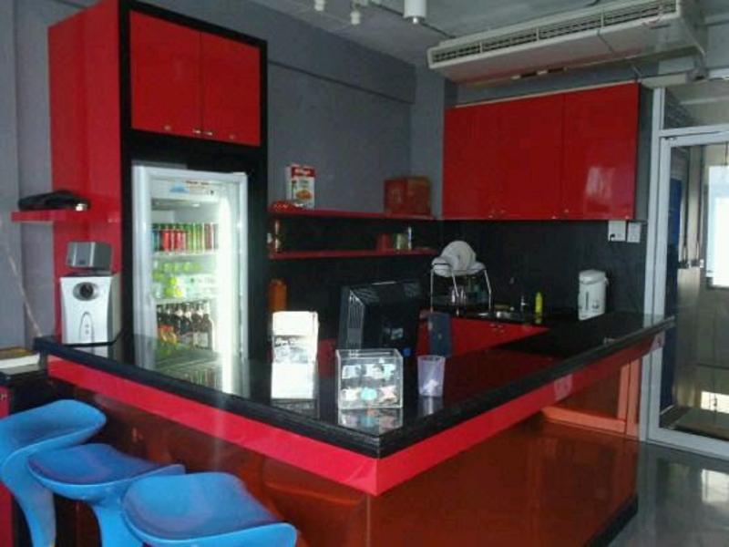 Jellybean Ezy Hostel Sathorn バンコク都 エクステリア 写真