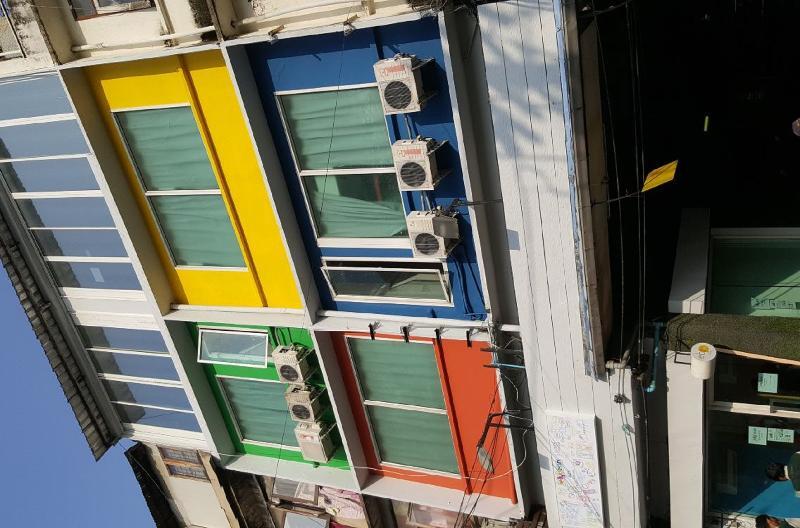 Jellybean Ezy Hostel Sathorn バンコク都 エクステリア 写真